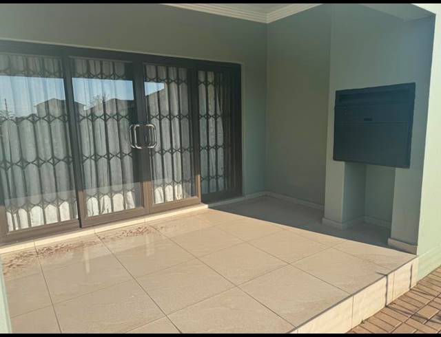 4 BEDROOM HOUSE FOR SALE IN AERORAND